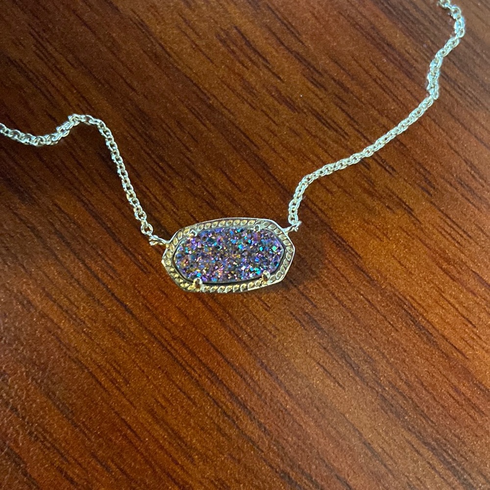 Kendra Scott necklace